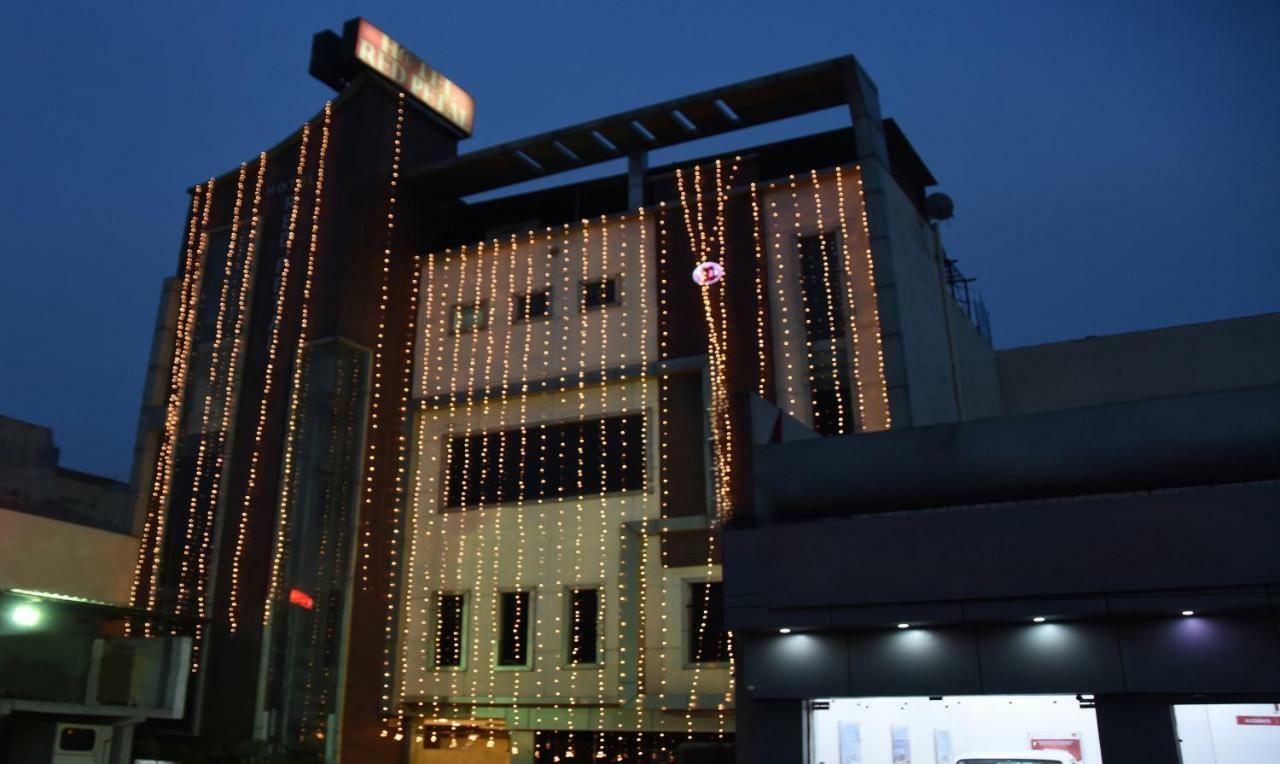 Treebo Red Petal Jalandhar Hotel Buitenkant foto